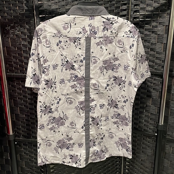 Men’s floral short sleeve button up by Smash brand grey purple black rose - Picture 2 of 4